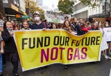 Approval laws delayed in further effort to do the bidding of coal and gas industry