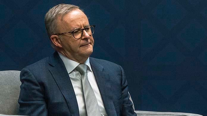 Anthony_Albanese_seated