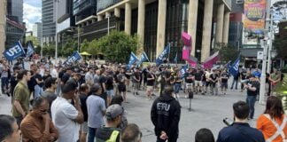 Electricity workers strike for 8 per cent a year