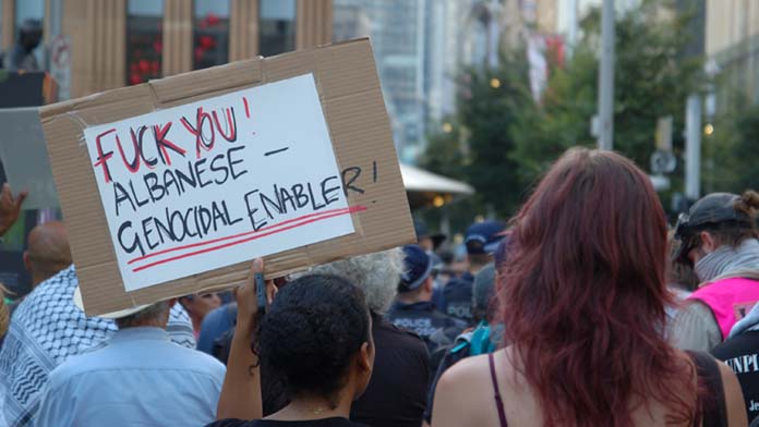 Defiant protests disrupt Albanese’s embrace of war criminal Isaac Herzog