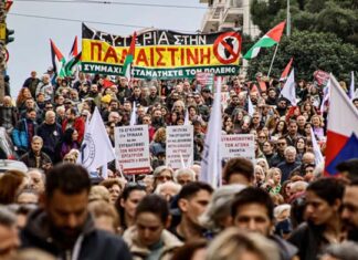 Dockworkers strike to stop arms to Israel