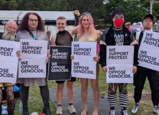 Palestine supporters assaulted and kicked out of Mardi Gras