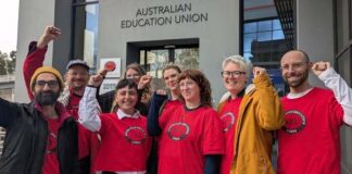 Victorian teachers revolt to reject pay deal and unbearable conditions