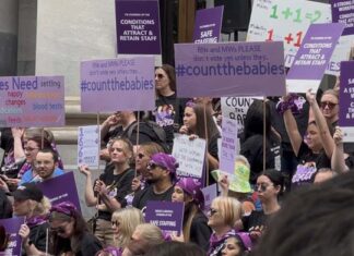 SA nurses: vote No, stay union and strike back